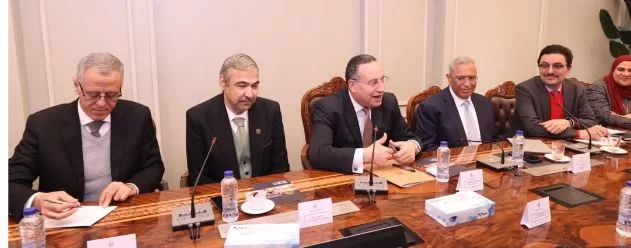 وزيرا «التعليم العالي» و«الاتصالات» يعقدان اجتماعاً موسعاً لرسم خارطة طريق التحول الرقمي والذكاء الاصطناعي بالجامعات 3 - جريدة الجمهورية 3 6 - جريدة الجمهورية