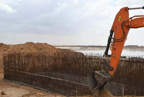 رئيس جهاز العاشر من رمضان يتابع ميدانياً مشروعات معالجة الصرف الصناعي والصحي بالمدينة 5 - جريدة الجمهورية 4 129 - جريدة الجمهورية