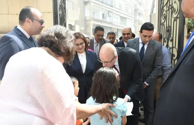 محافظ الفيوم يشارك أيتام وكبار سن جمعية «شفيع الفيوم» الاحتفال بعيد القيامة المجيد 4 - جريدة الجمهورية 4 33 - جريدة الجمهورية