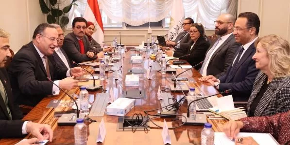 وزيرا «التعليم العالي» و«الاتصالات» يعقدان اجتماعاً موسعاً لرسم خارطة طريق التحول الرقمي والذكاء الاصطناعي بالجامعات 4 - جريدة الجمهورية 4 4 - جريدة الجمهورية