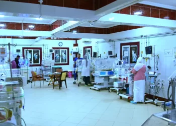 عازر تتابع ميدانياً رفع الإشغالات والخدمات بمستشفى دمسنا بأبو حمص