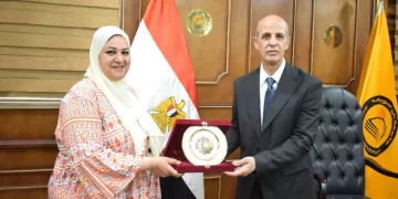 جامعة بني سويف تكرم عضوة هيئة تدريس لحصولها على زمالة «ماري كوري» الأوروبية