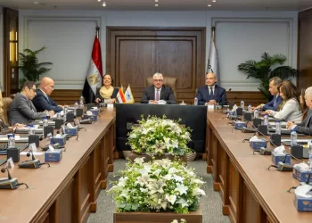 اقتصادية قناة السويس و«اليونيدو» تطلقان البرنامج الوطني للهيدروجين النظيف