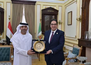 رئيس جامعة القاهرة يستقبل سفير دولة الإمارات لبحث تعزيز التعاون الأكاديمي ورعاية الطلاب