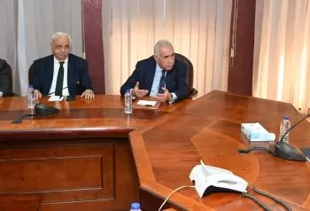 وزير الصناعة يبحث مع «غرفة التجارة الأمريكية» سبل تعزيز الاستثمارات المشتركة