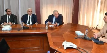 وزير الصناعة يبحث مع «غرفة التجارة الأمريكية» سبل تعزيز الاستثمارات المشتركة