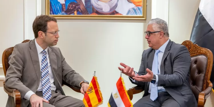 سفير إسبانيا بالقاهرة: نعتز بالتعاون مع «اقتصادية قناة السويس» لدعم التكامل بين البلدين