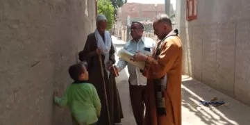 محافظ أسيوط يُوجه بتكثيف حملات «طرق الأبواب» لتوعية المواطنين بأهمية استكمال ملفات التصالح في مخالفات البناء