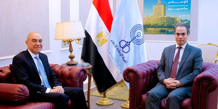 تنسيق بين «الأعلى للإعلام» و«هيئة الاستعلامات» لمواجهة الشائعات وتطوير المحتوى