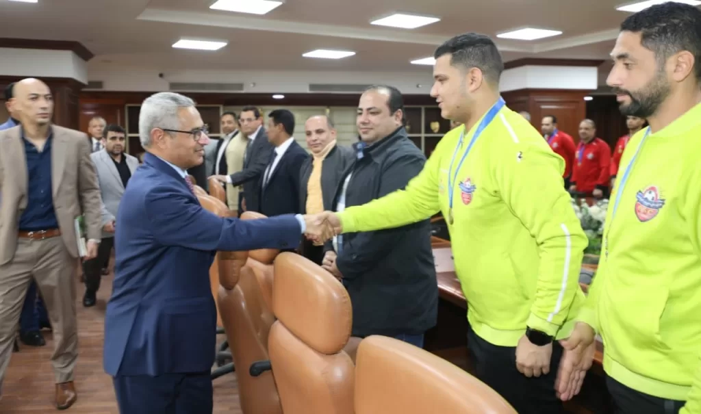 محافظ بني سويف يُكرم أبطال كرة اليد بعد الصعود التاريخي للدوري الممتاز 7 - جريدة الجمهورية WhatsApp Image 2026 03 31 at 6.43.10 PM - جريدة الجمهورية