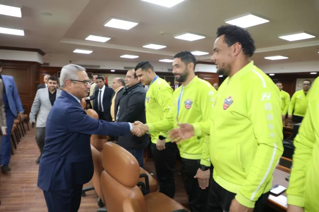 محافظ بني سويف يُكرم أبطال كرة اليد بعد الصعود التاريخي للدوري الممتاز 5 - جريدة الجمهورية WhatsApp Image 2026 03 31 at 6.43.11 PM 3 - جريدة الجمهورية