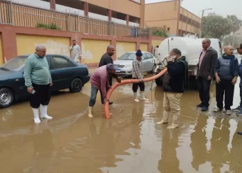 رفع الطوارئ بالمنيا والتعامل الفوري مع تجمعات المياه بالشوارع