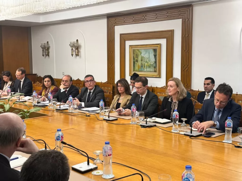 مساعدا وزير الخارجية يعقدان جلسة إحاطة للسفراء الأوروبيين حول برنامج الإصلاح الاقتصادي بمصر 2 - جريدة الجمهورية WhatsApp Image 2026 04 03 at 12.19.52 AM 1 - جريدة الجمهورية