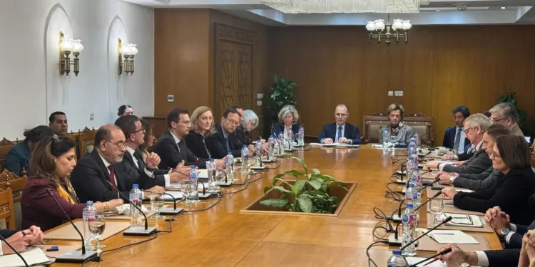 مساعدا وزير الخارجية يعقدان جلسة إحاطة للسفراء الأوروبيين حول برنامج الإصلاح الاقتصادي بمصر 1 - جريدة الجمهورية مساعدا وزير الخارجية يعقدان جلسة إحاطة للسفراء الأوروبيين حول برنامج الإصلاح الاقتصادي بمصر