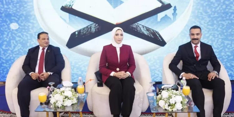 النائبة عبير فتح الله رخا تشهد احتفالية تكريم 400 من حفظة القرآن الكريم بقرية الوسطاني