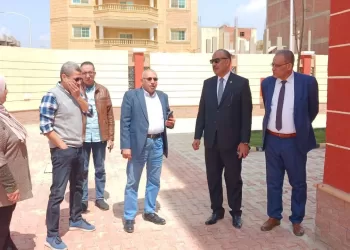 وكيل تعليم بني سويف يتفقد مشروع المدرسة الدولية بشرق النيل