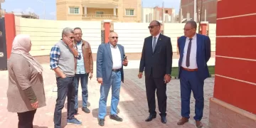 وكيل تعليم بني سويف يتفقد مشروع المدرسة الدولية بشرق النيل