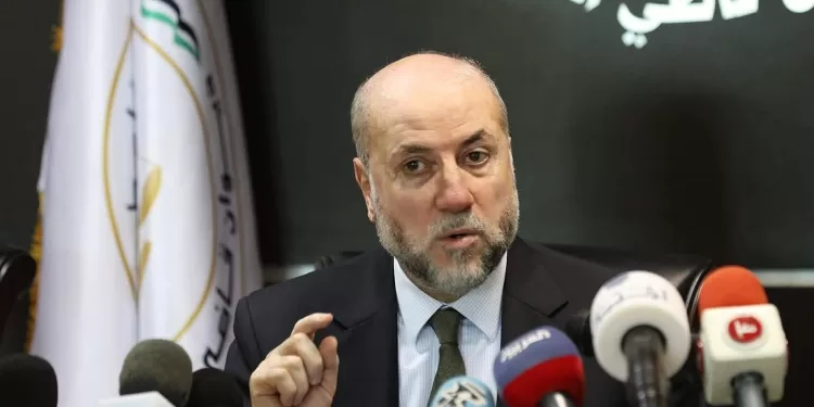 مستشار الرئيس الفلسطيني: اقتحامات الأقصى تمهد لتقسيمه زمانيًا ومكانيًا