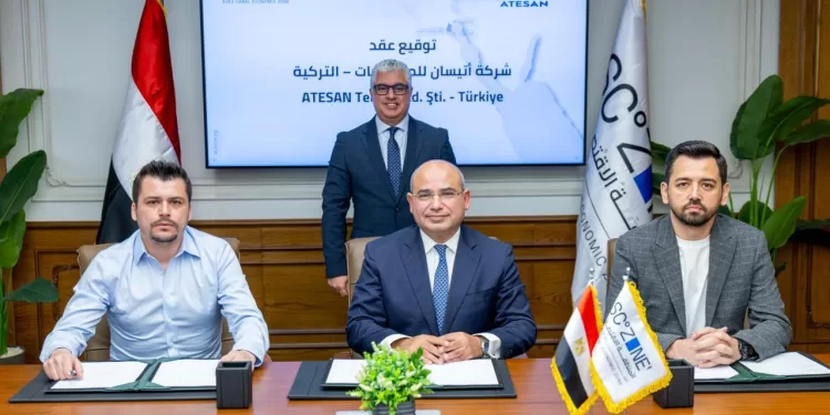 اقتصادية قناة السويس توقع عقد مشروع تركي للمنسوجات بالقنطرة غرب