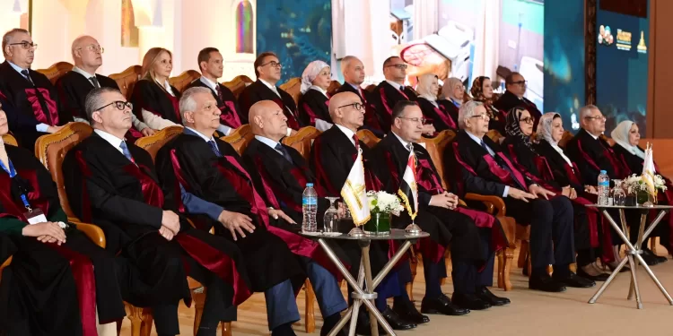 وزير التعليم العالي ورئيس جامعة عين شمس يفتتحان المؤتمر الدولي الرابع عشر للجامعة