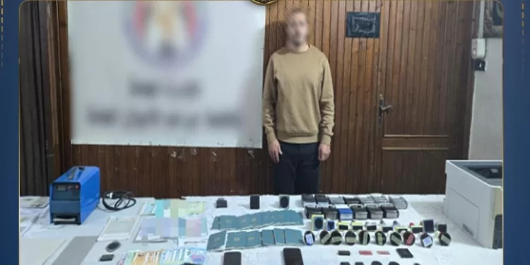 يتلاعب بأحلام البسطاء لنهب أموالهم.. اصطاد ضحاياه بـ«فيسبوك» بـ«وهم السفر للخارج»