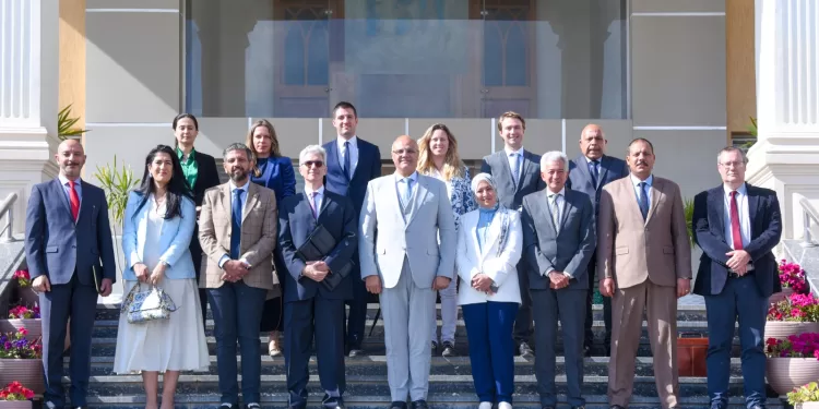 محافظ الإسكندرية يبحث التعاون مع الاتحاد الأوروبي في مجالات النقل والطاقة وإدارة المخلفات