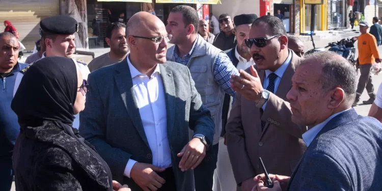 انتهاء أعمال توسعة «الكيلو 21» بالعجمي قبل موسم الصيف لتحقيق السيولة المرورية