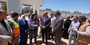 بتكلفة 600 مليون جنيه.. محافظ أسيوط يتفقد مشروع مصنع مركزات الرمان بالبداري