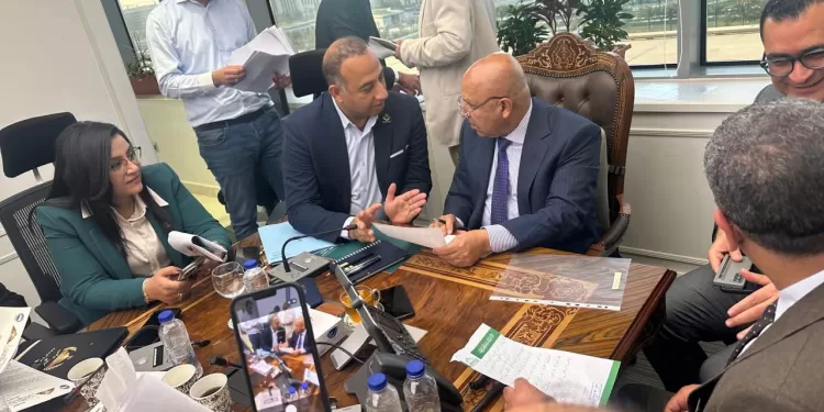 بشرى لأهالي طوخ.. وزير النقل يوجه بدراسة إعادة تشغيل خطوط أتوبيسات