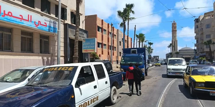 حملات أمنية مكبرة في الإسكندرية لمطاردة «النباشين» بالمنشية والجمرك 1 - جريدة الجمهورية حملات أمنية مكبرة في الإسكندرية لمطاردة «النباشين» بالمنشية والجمرك
