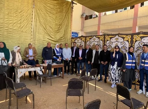 بين الرعاية والتوعية.. «حياة كريمة» تدعم أهالي ميت العز بقافلة طبية شاملة