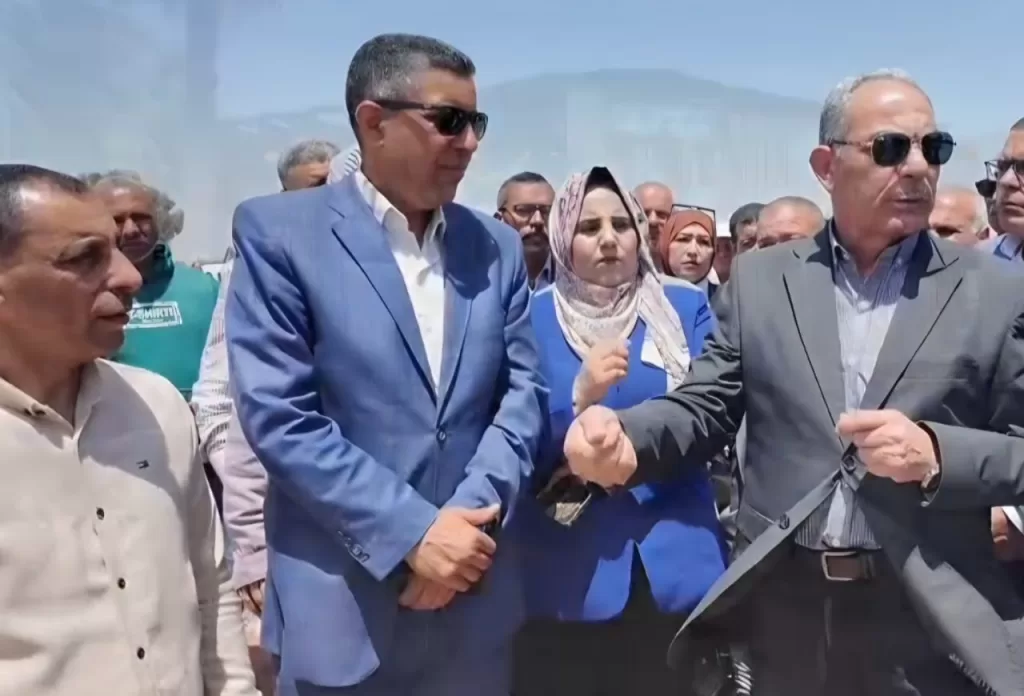 في أولى جولاته لمركز «القصاصين الجديدة».. محافظ الإسماعيلية يقتحم الملفات الشائكة ويضع حلولًا عاجلة لمشاكل المواطنين 14 - جريدة الجمهورية WhatsApp Image 2026 04 27 at 7.46.40 PM - جريدة الجمهورية