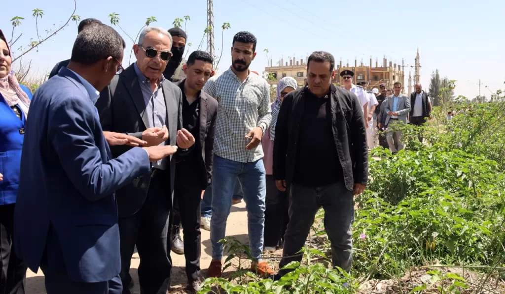 في أولى جولاته لمركز «القصاصين الجديدة».. محافظ الإسماعيلية يقتحم الملفات الشائكة ويضع حلولًا عاجلة لمشاكل المواطنين 9 - جريدة الجمهورية WhatsApp Image 2026 04 27 at 7.46.40 PM 4 - جريدة الجمهورية