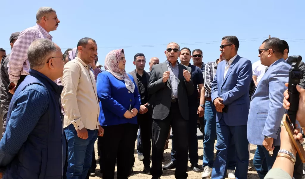 في أولى جولاته لمركز «القصاصين الجديدة».. محافظ الإسماعيلية يقتحم الملفات الشائكة ويضع حلولًا عاجلة لمشاكل المواطنين 10 - جريدة الجمهورية WhatsApp Image 2026 04 27 at 7.46.40 PM 5 - جريدة الجمهورية