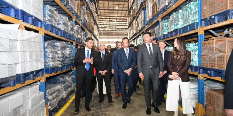 وزير الصناعة يبحث مع سفير اليابان بالقاهرة التوسع في الاستثمارات اليابانية في مصر