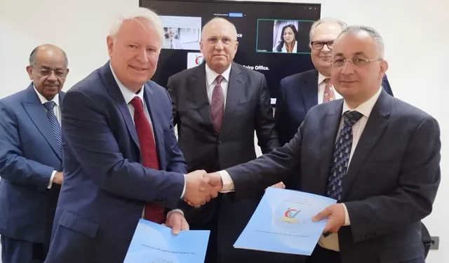 اتفاقية تاريخية لتحديث مناهج تدريب طب العيون بين المجلس العربي والمؤسسة العالمية