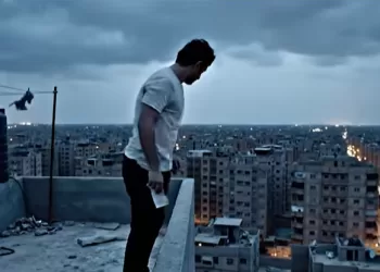 «بابا خليك معايا».. فيلم قصير لوزارة الأوقاف يحذر من الانتحار 7 - جريدة الجمهورية «بابا خليك معايا».. فيلم قصير لوزارة الأوقاف يحذر من الانتحار