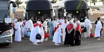 غرامة 100 ألف ريال لنقل مخالفي أنظمة الحج إلى المشاعر المقدسة