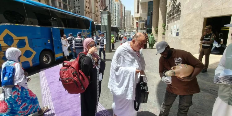لبيك اللهم لبيك.. وصول 14 ألف من حجاج القرعة للأراضى المقدسة 1 - جريدة الجمهورية لبيك اللهم لبيك.. وصول 14 ألف من حجاج القرعة للأراضى المقدسة