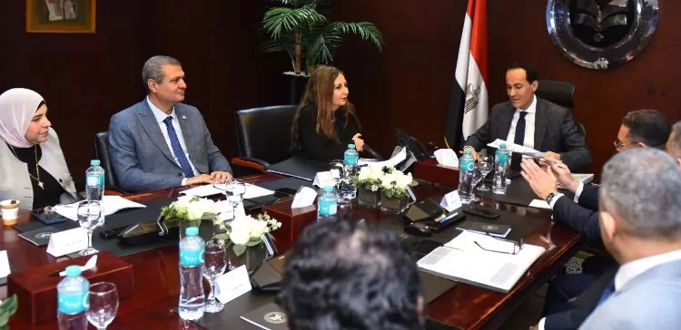 رئيس هيئة الاستثمار: العنصر البشري الركيزة الأساسية لجذب الاستثمارات وتحقيق مستهدفات الدولة 1 - جريدة الجمهورية رئيس هيئة الاستثمار: العنصر البشري الركيزة الأساسية لجذب الاستثمارات وتحقيق مستهدفات الدولة