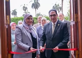 رئيس جامعة القاهرة يفتتح أعمال تطوير مدرج «والي» بكلية العلوم