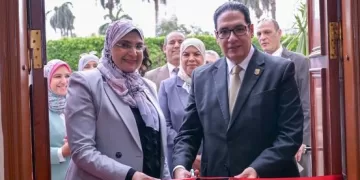 رئيس جامعة القاهرة يفتتح أعمال تطوير مدرج «والي» بكلية العلوم
