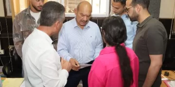 محافظ السويس يجرى جولة مفاجئة للمركز التكنولوجي بحي الأربعين لمتابعة منظومة التصالح والخدمات