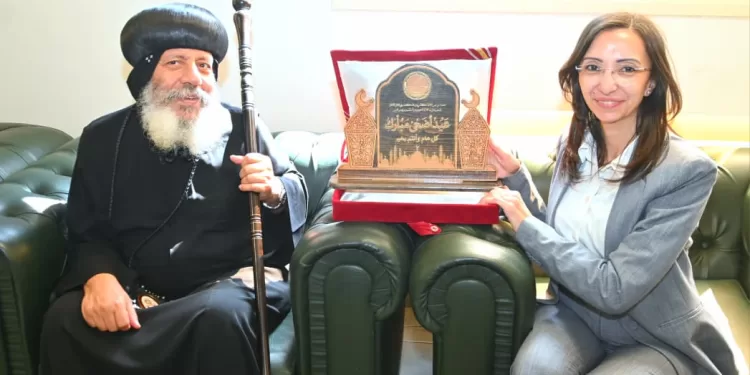 لتقديم التهنئة بمناسبة حلول عيد الأضحى المبارك.. محافظ البحيرة تستقبل رئيس دير الأنبا مكاريوس السكندري