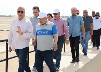 نائب وزيرة الإسكان يتفقد مشروع محطة معالجة صرف صحي المنيا