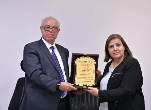 في سابقة هي الأولى من نوعها.. رئيس جامعة القاهرة يشهد اجتماع مجلس كلية الصيدلة داخل «مجموعة المستقبل الدوائية» 14 - جريدة الجمهورية 13 14 - جريدة الجمهورية