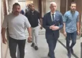 بتوجيهات رئيس جامعة أسيوط.. نائب رئيس الجامعة يطمئن على مصابي حادث أبنوب بمستشفى الطوارئ