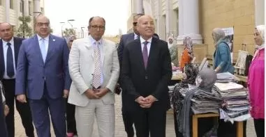 محافظ القاهرة ورئيس جامعة العاصمة يفتتحان معرض الحرف التراثية بالجامعة الأهلية 1 - جريدة الجمهورية محافظ القاهرة ورئيس جامعة العاصمة يفتتحان معرض الحرف التراثية بالجامعة الأهلية