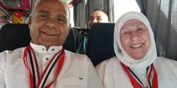 محافظ الشرقية يودع حجاج الجمعيات الأهلية: ادعوا لمصر في الأراضي المقدسة