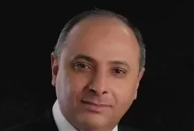وزير الشباب والرياضة يطمئن على الحالة الصحية لرئيس اتحاد التايكوندو